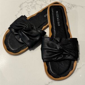 Musse & Cloud Black Knotted Slide Sandals